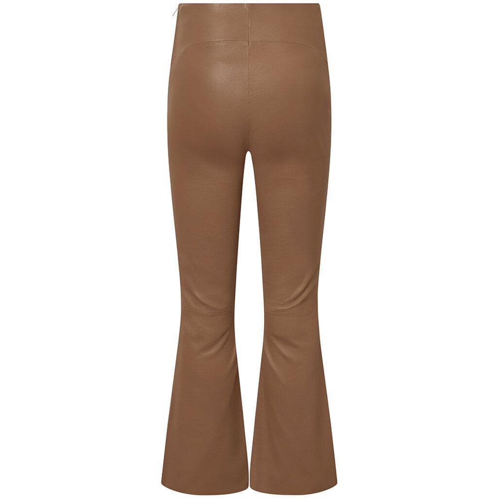 Depeche leather wear Ava RW flare 7/8 length pants with stretch in soft leather quality Pants 199 Nougat