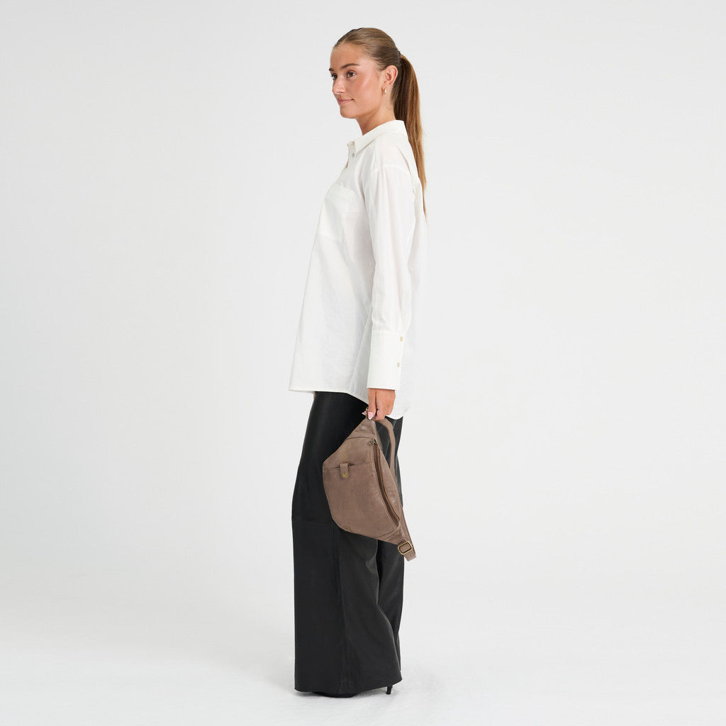 DEPECHE Bumbag in soft leather quality Bumbag 250 Dark Taupe
