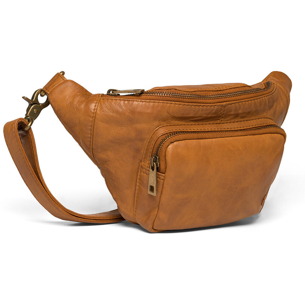 DEPECHE Classic must-have leather bumbag Bumbag 014 Cognac