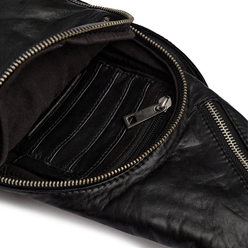 DEPECHE Cool unique bumbag in soft leather Bumbag 099 Black (Nero)