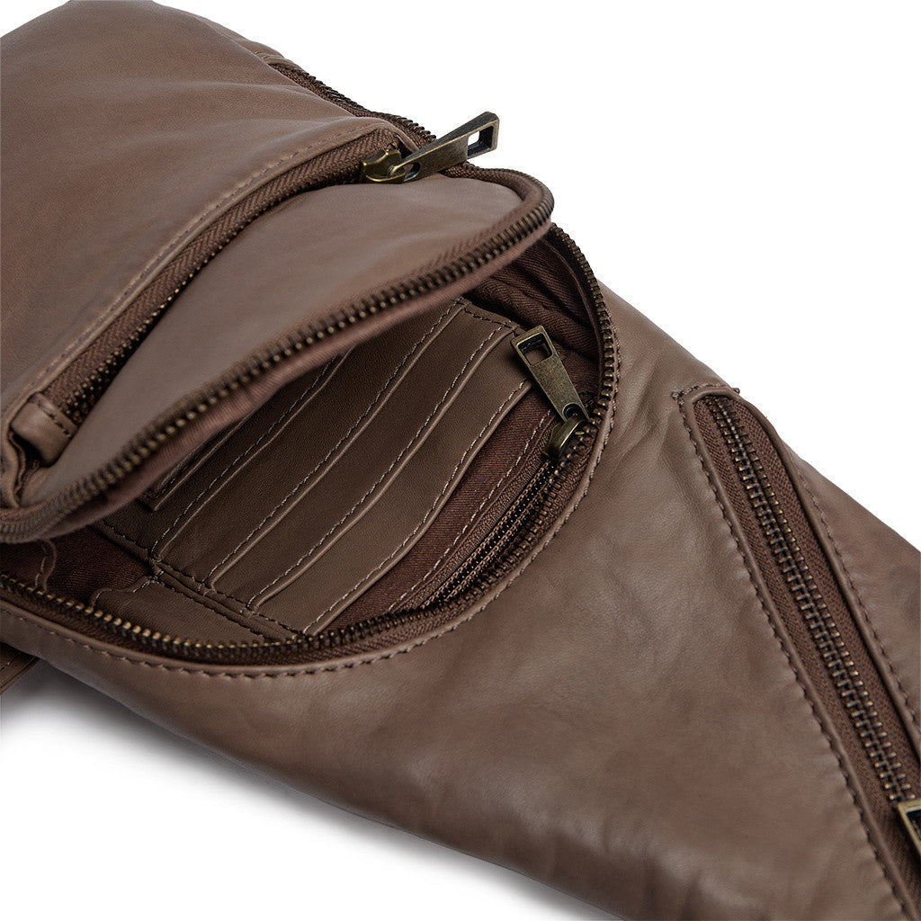 DEPECHE Cool unique bumbag in soft leather Bumbag 250 Dark Taupe