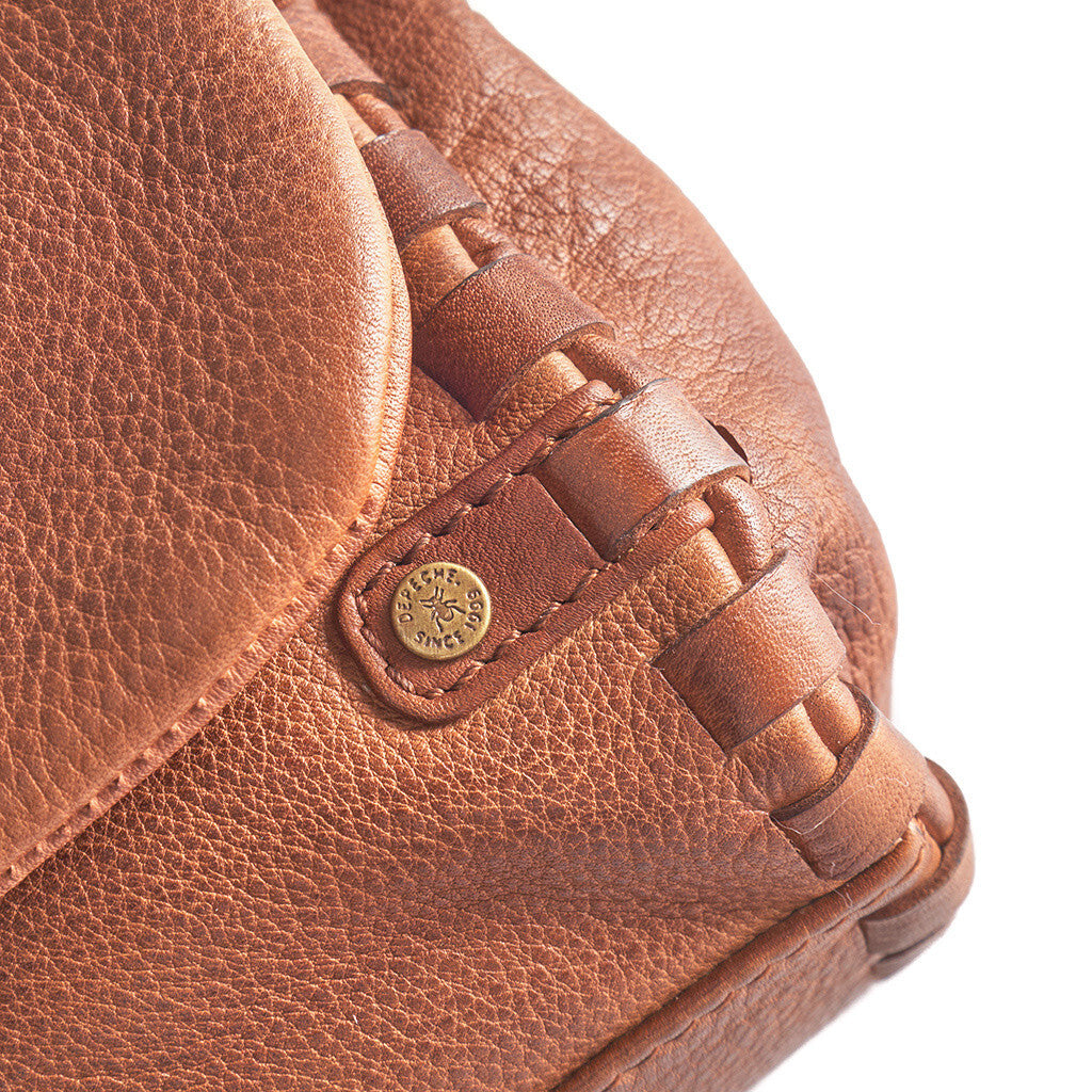 DEPECHE Crossbody bag with delicate edge stitching Cross over 014 Cognac