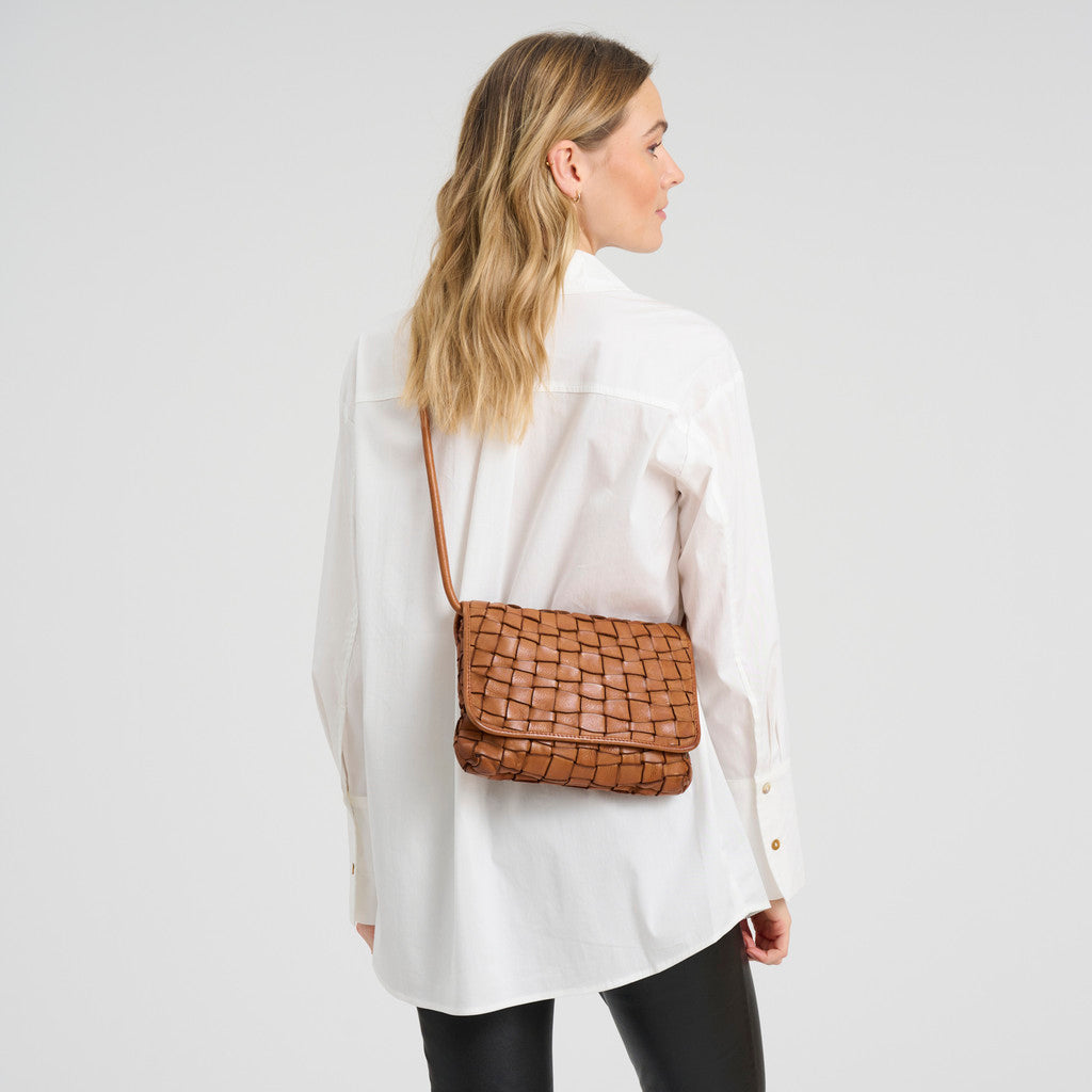 DEPECHE Handwoven suede clutch/crossover bag Cross over 005 Vintage cognac