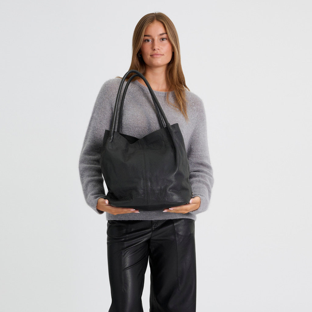 DEPECHE Leather shopper bag in a soft and wearable quality Shopper 099 Black