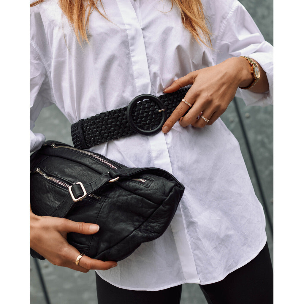 DEPECHE Spacious leather bumbag in classy look Bumbag 099 Black (Nero)