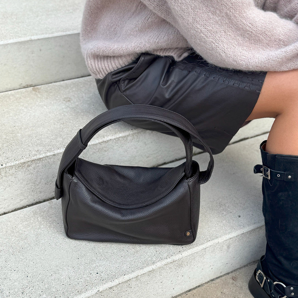 DEPECHE Shoulderbag with leopard lining Shoulderbag / Handbag 099 Black (Nero)