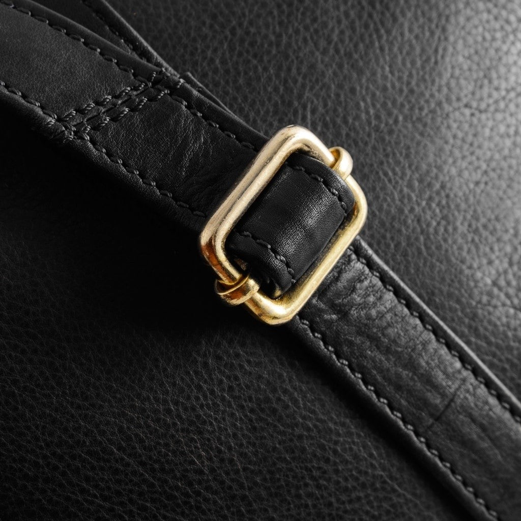 DEPECHE Simple crossover bag in beautiful leather Cross over 099 Black (Nero)