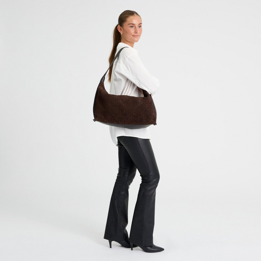 DEPECHE The Berlin shoulderbag Shoulderbag / Handbag 008 Chocolate
