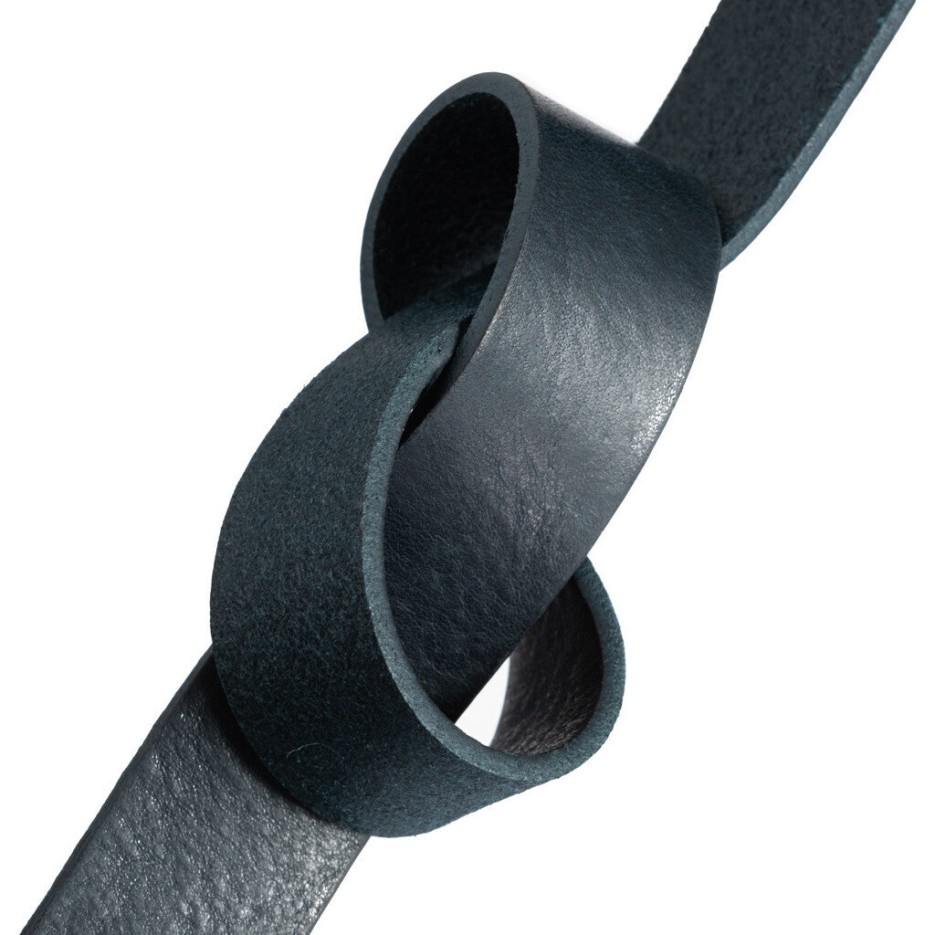 DEPECHE Timeless belt in leather quality Belts 101  Dark blue