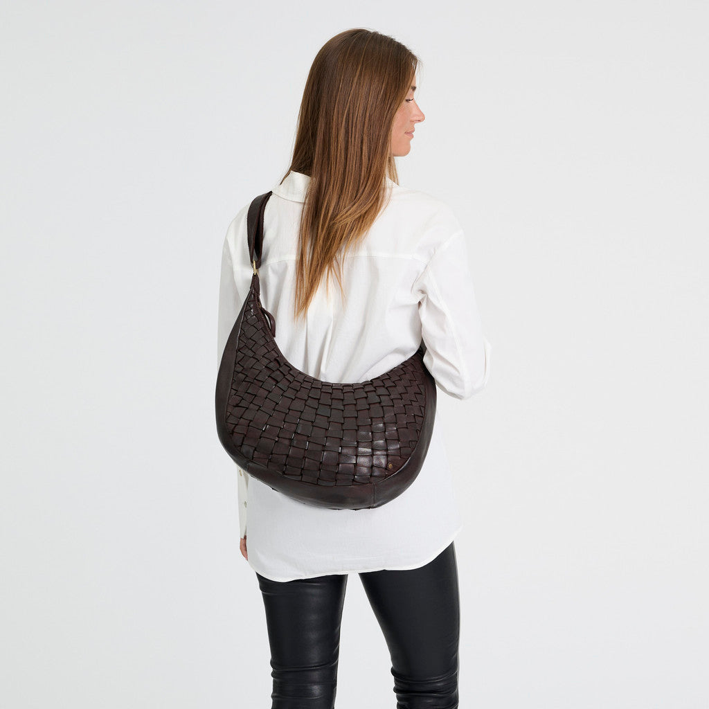 DEPECHE Warsaw handwoven leather shoulder bag Shoulderbag / Handbag 161 Dark brown