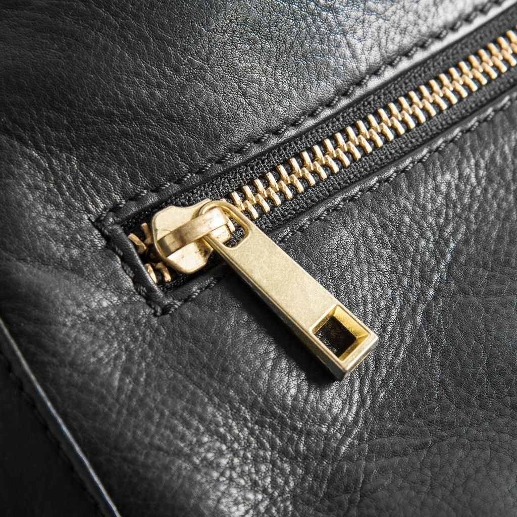 DEPECHE Feminine bumbag in soft leather Bumbag 099 Black (Nero)